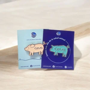 pines metalicos para eventos empresariales